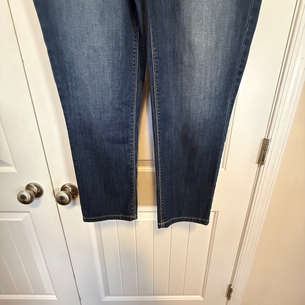 Chicos Platinum Ultimate Fit Jeans Womens 8 Dark Wash Straight Leg Cropped Capri - Picture 5 of 12
